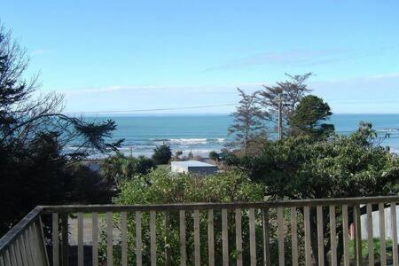 Villa Private Seaside Couples Hideaway Kaka Point Exterior foto